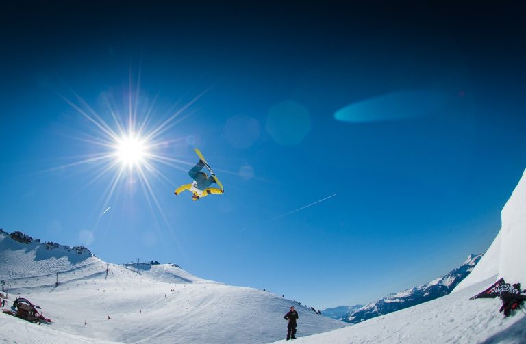 Jan Hörl siegt in Innsbruck bei der VierSchanzenTournee Dunav.at